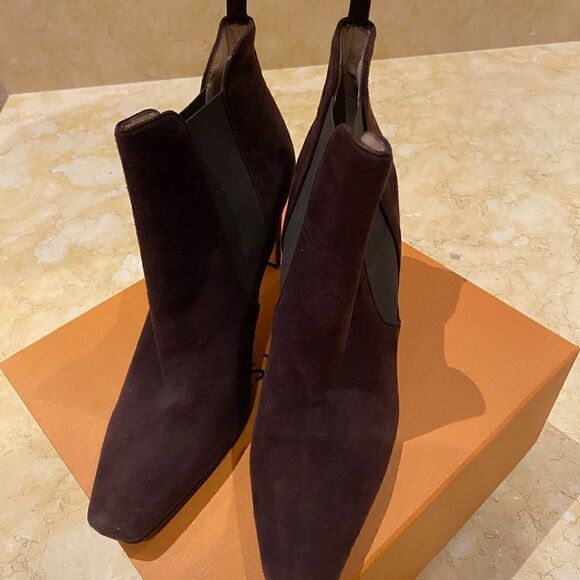 Brown suede slip on Manolo Blahnik booty in size 41 - Picture 1 of 16